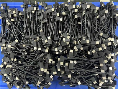 30000 יחידות USB-C ל-USB-C עם כיפוף של 90 מעלות